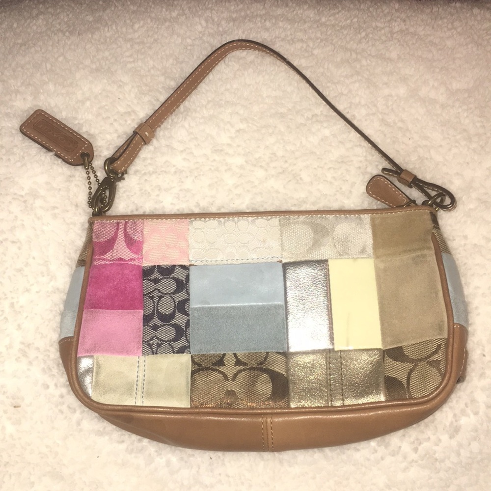 🌺CUTE CLUTCH🌺 - Picture 2 of 6